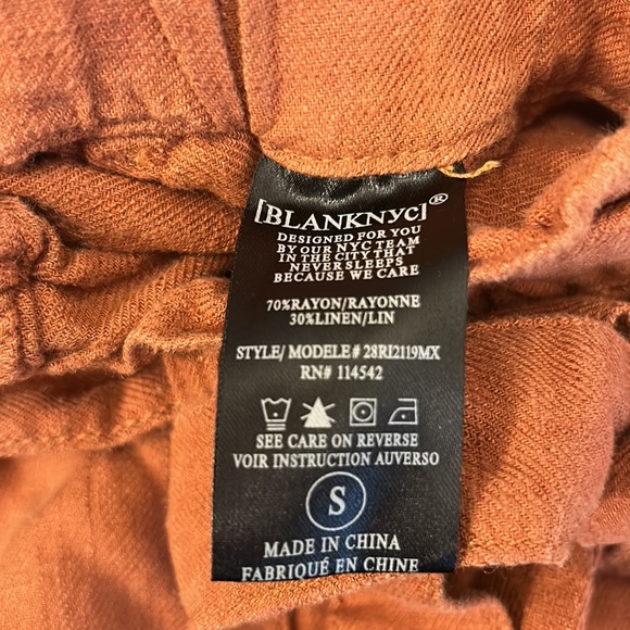 Rust colored paper bag pants - Picture 4 of 4